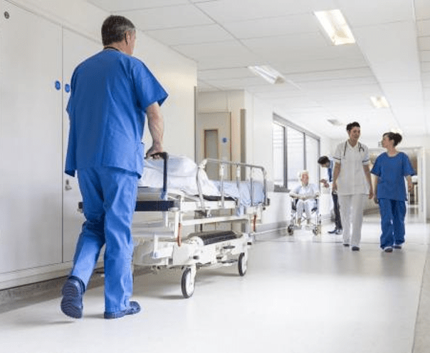 Healthcare_KrankenhÑuser_lastbank_Rechenzentrum_Dieselgenerator_tests-min